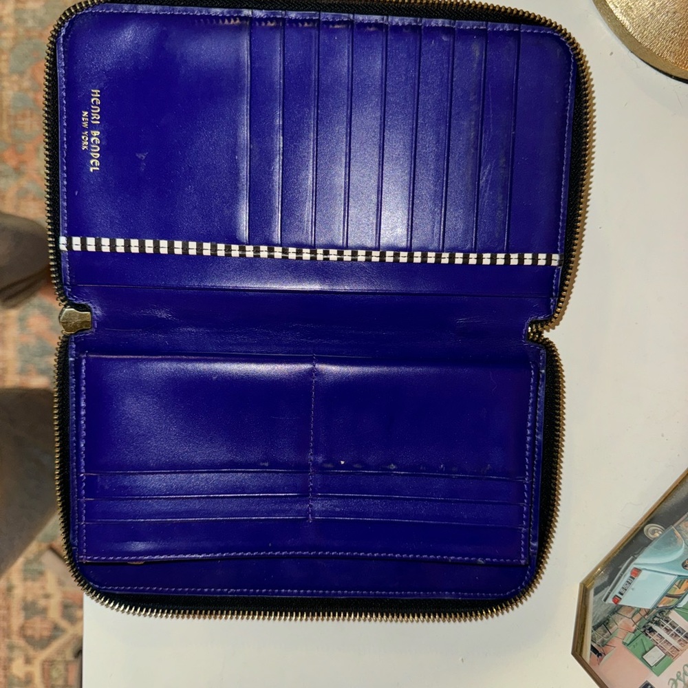 Henri Bendal Jetsetter Wallet - Picture 2 of 4